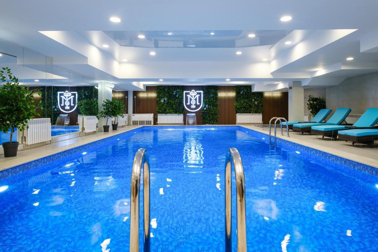 Grand Mildom Hotel Алма Ата Екстериор снимка