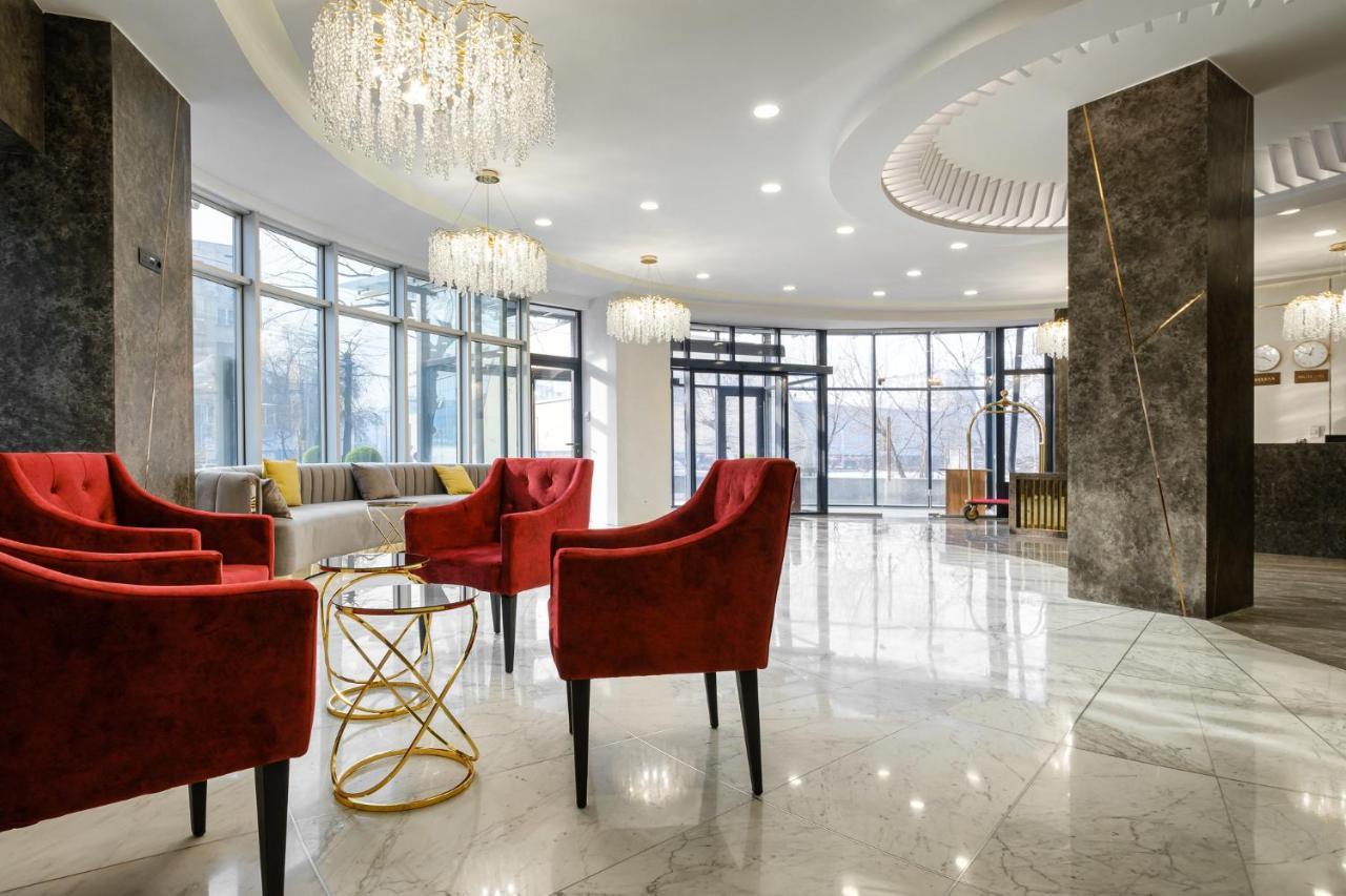 Grand Mildom Hotel Алма Ата Екстериор снимка