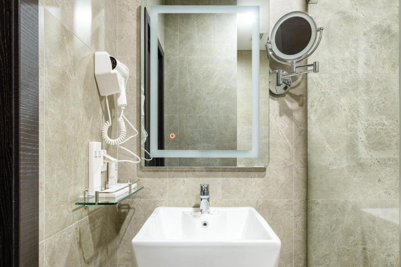 Grand Mildom Hotel Алма Ата Екстериор снимка