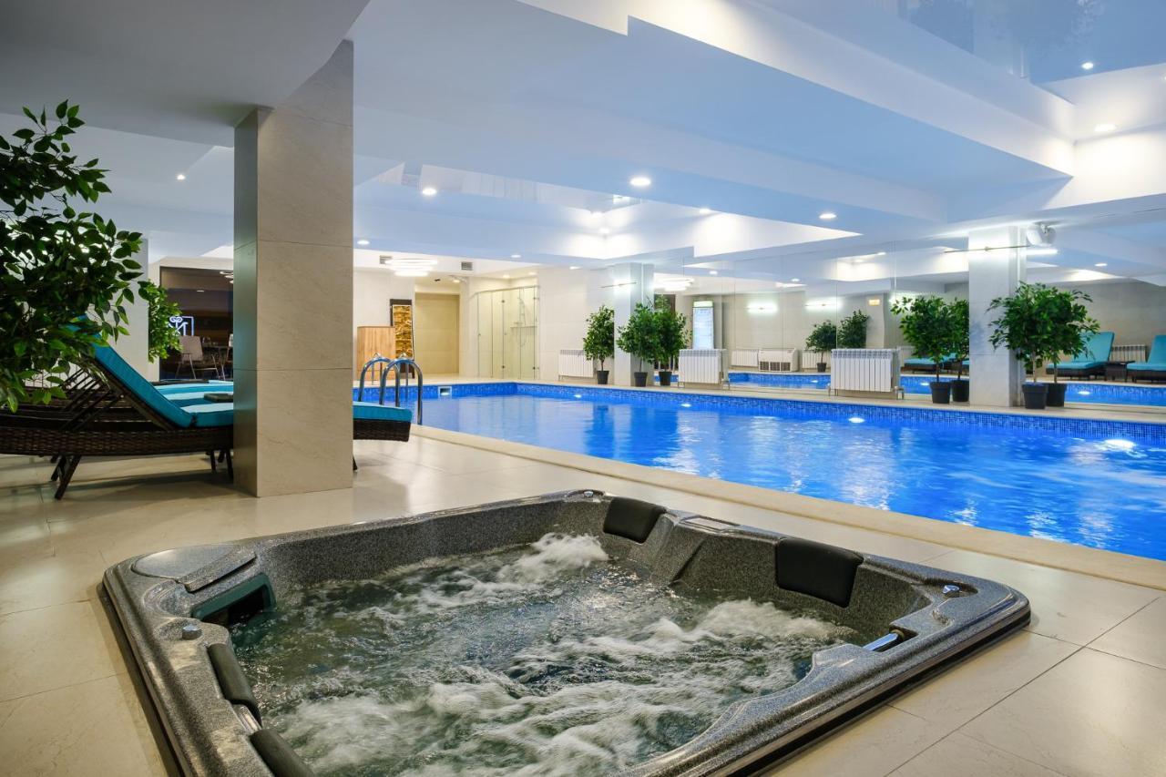 Grand Mildom Hotel Алма Ата Екстериор снимка