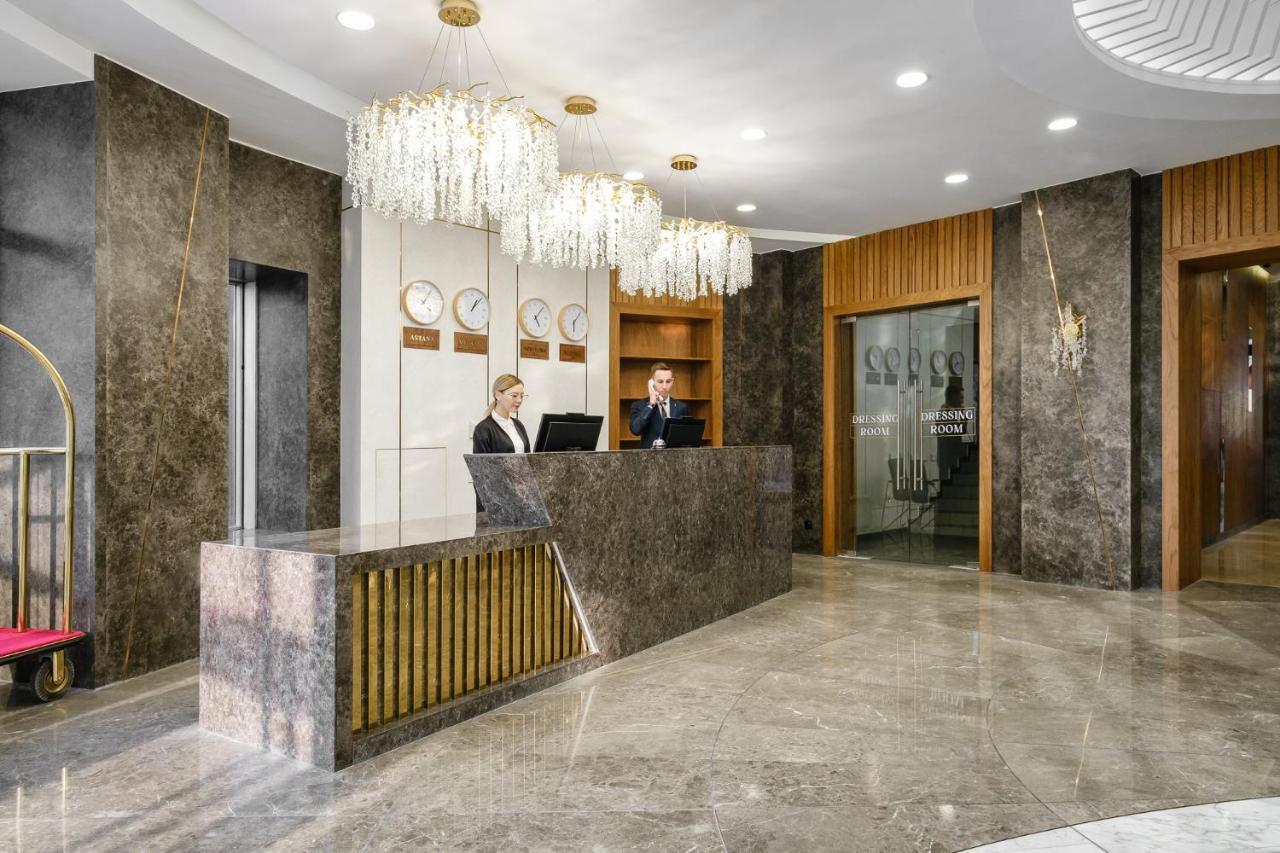 Grand Mildom Hotel Алма Ата Екстериор снимка