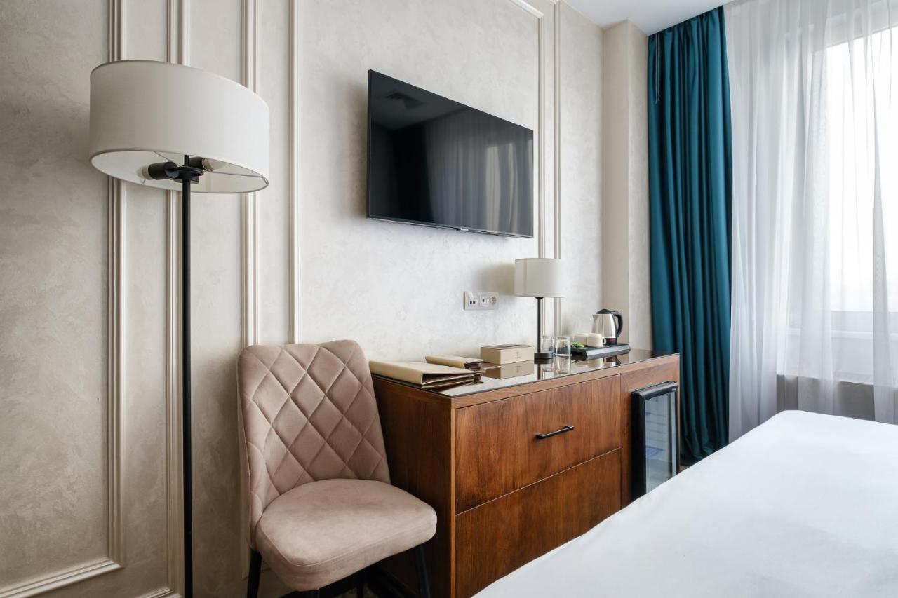 Grand Mildom Hotel Алма Ата Екстериор снимка