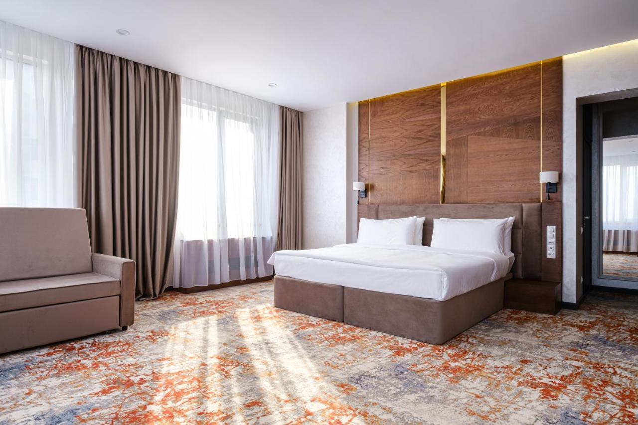 Grand Mildom Hotel Алма Ата Екстериор снимка