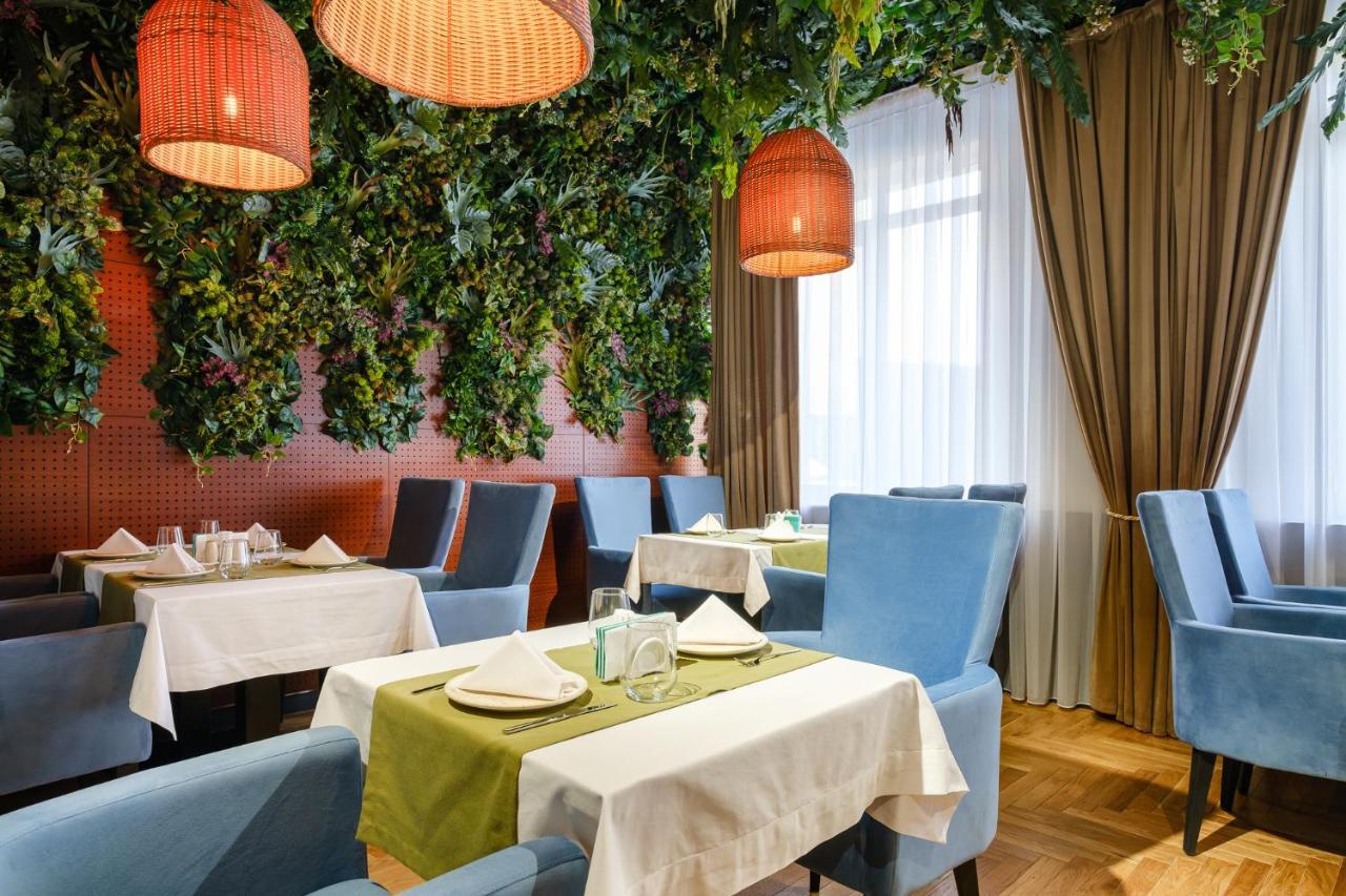Grand Mildom Hotel Алма Ата Екстериор снимка