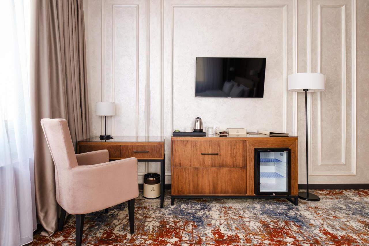 Grand Mildom Hotel Алма Ата Екстериор снимка