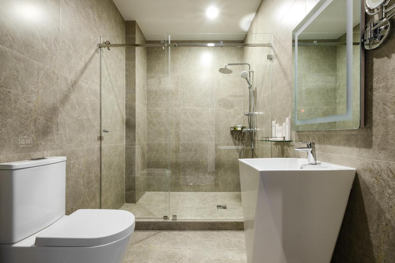 Grand Mildom Hotel Алма Ата Екстериор снимка