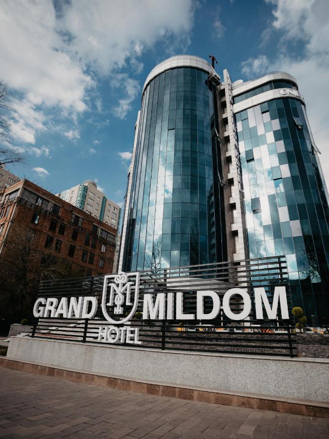 Grand Mildom Hotel Алма Ата Екстериор снимка