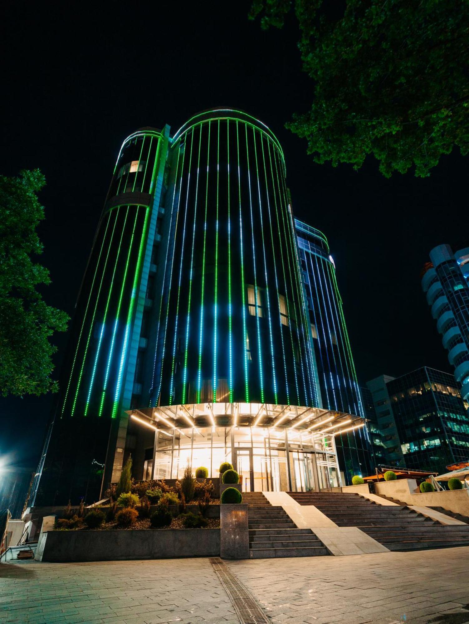 Grand Mildom Hotel Алма Ата Екстериор снимка